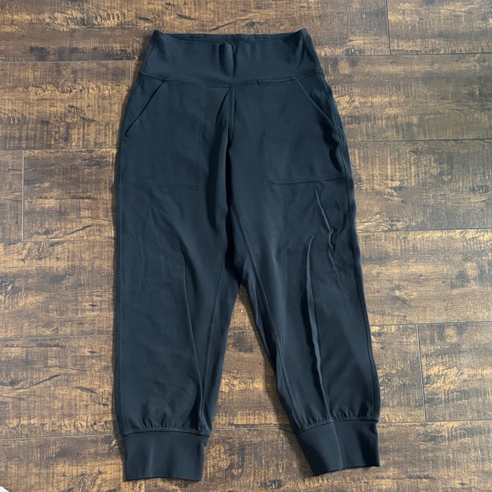 Lululemon black align cropped joggers